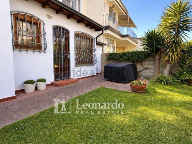 Villetta indipendente in vendita di 209 m² in Via Fratelli Rosselli
