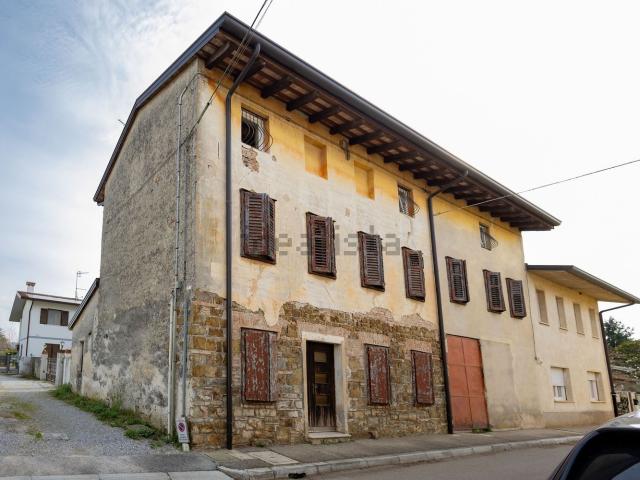 Villetta indipendente in vendita di 209 m² in Via Isonzo, 5
