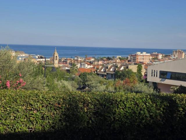 Villetta indipendente in vendita di 209 m² in Via N. Fenili, 2