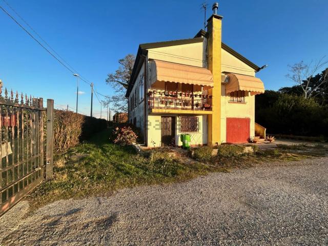 Villetta indipendente in vendita di 210 m²