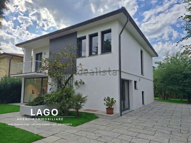 Villetta indipendente in vendita di 210 m²