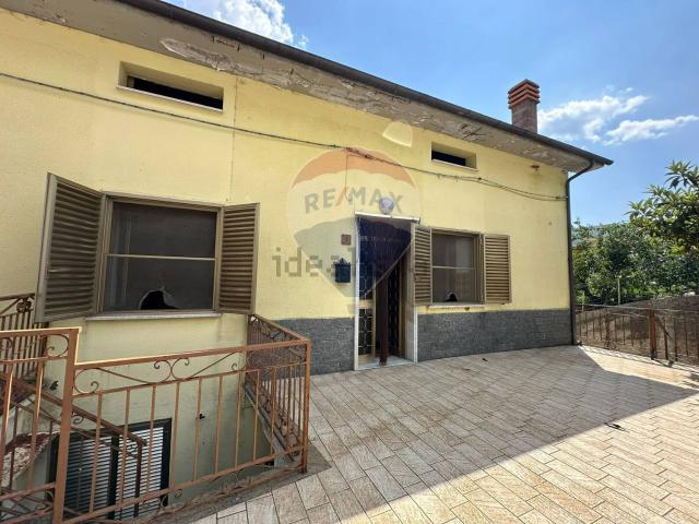 Villetta indipendente in vendita di 210 m² in Via Collalto