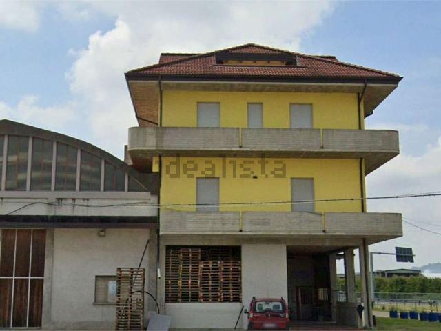 Villetta indipendente in vendita di 210 m² in Via Confine, 10