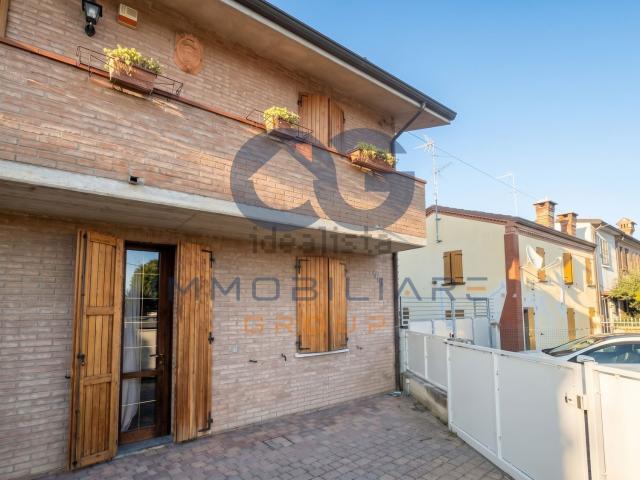 Villetta indipendente in vendita di 210 m² in Via Cento, 292