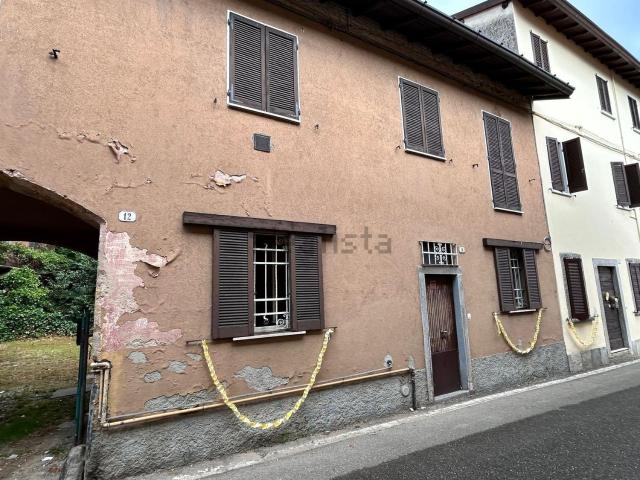 Villetta indipendente in vendita di 210 m² in Via Cesare Battisti, 10