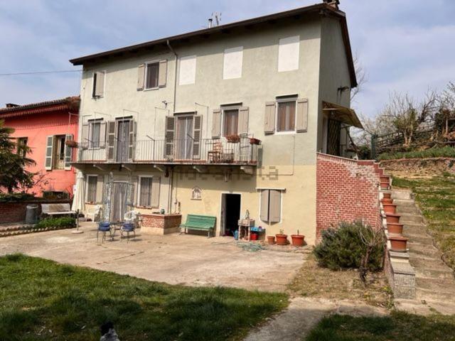 Villetta indipendente in vendita di 210 m² in Via Bricco, 8