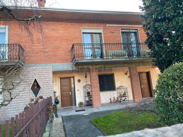 Villetta indipendente in vendita di 210 m² in Via G. Matteotti, 25