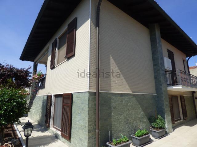 Villetta indipendente in vendita di 210 m² in Via Gorizia