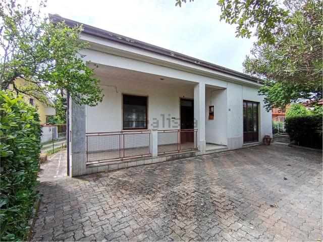 Villetta indipendente in vendita di 210 m² in Via Gaeta, 22