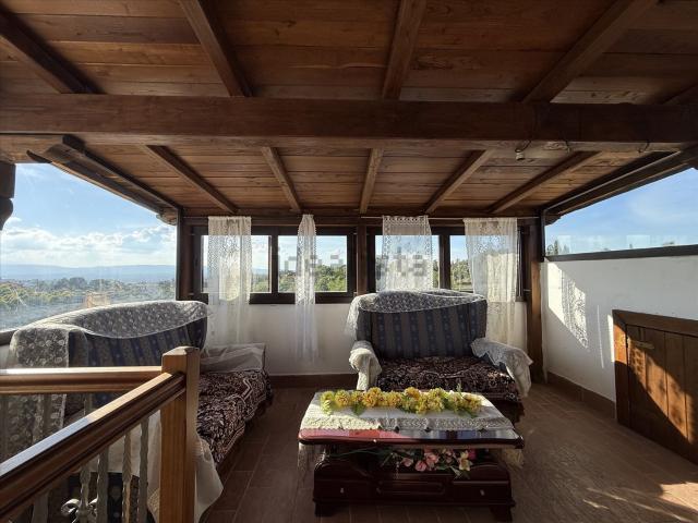 Villetta indipendente in vendita di 210 m² in Via Giuseppe Garibaldi Gioiella, 145