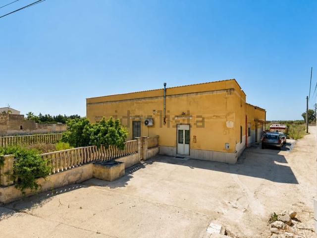 Villetta indipendente in vendita di 210 m² in Via Giuseppe Garibaldi, 26