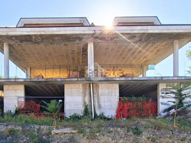 Villetta indipendente in vendita di 210 m² in Via Giuseppe Ungaretti, 3