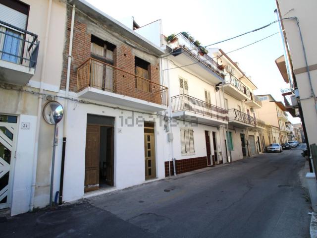 Villetta indipendente in vendita di 210 m² in Via Giacomo Medici
