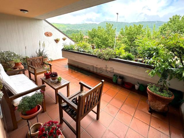Villetta indipendente in vendita di 210 m² in Via Giovanni Mazzuoli
