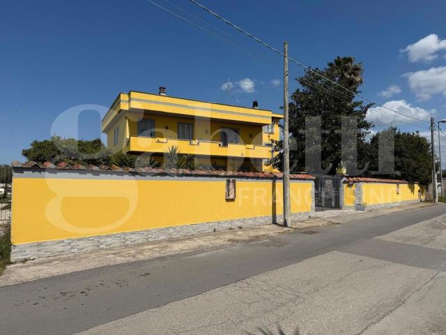 Villetta indipendente in vendita di 210 m² in Via Granieri, 17