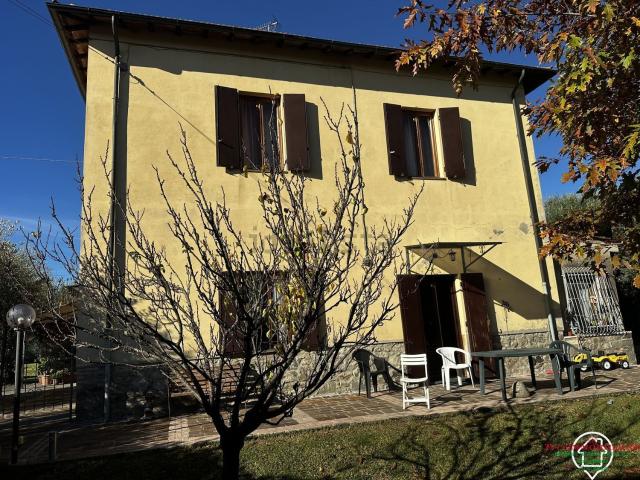 Villetta indipendente in vendita di 210 m² in Via Guinigi, 30