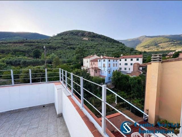 Villetta indipendente in vendita di 210 m² in Via Don Minzoni