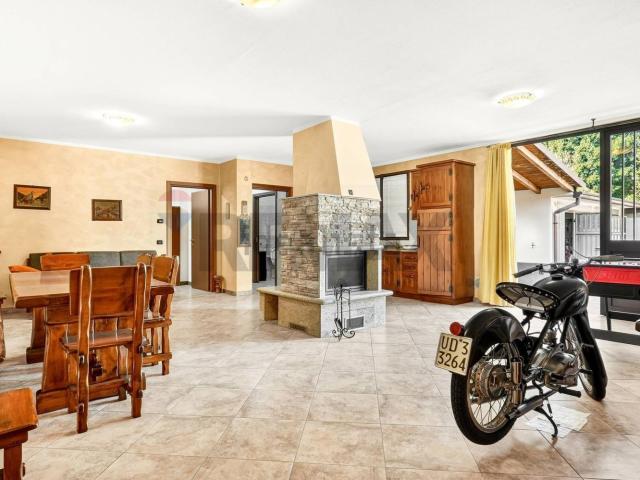 Villetta indipendente in vendita di 210 m² in Via Don Gerolamo Zaroli, 75