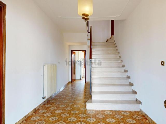 Villetta indipendente in vendita di 210 m² in Via Dante, 41