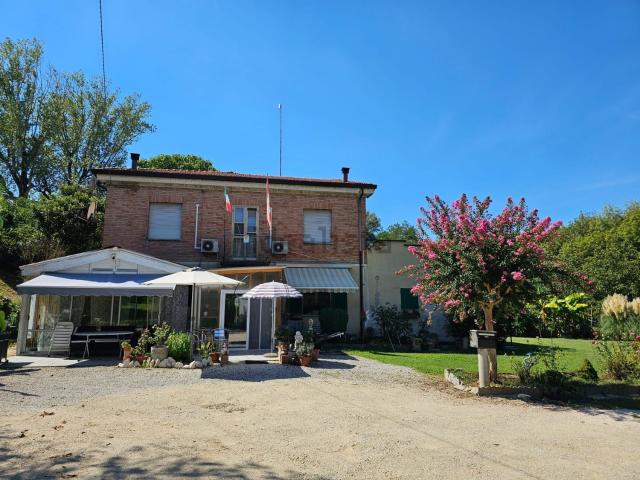 Villetta indipendente in vendita di 210 m² in Via dei Martiri