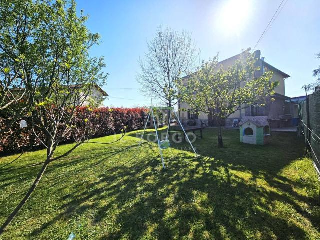 Villetta indipendente in vendita di 210 m² in Via di Zei, 3