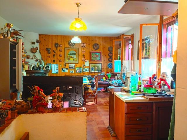Villetta indipendente in vendita di 210 m² in Via Faiedola