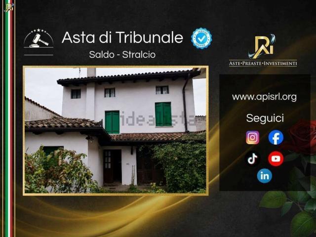 Villetta indipendente in vendita di 210 m² in Via IV Novembre, 42