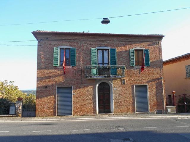 Villetta indipendente in vendita di 210 m² in Via Lauretana Nord