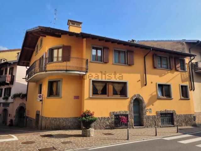 Villetta indipendente in vendita di 210 m² in Via Lamarmora, 2