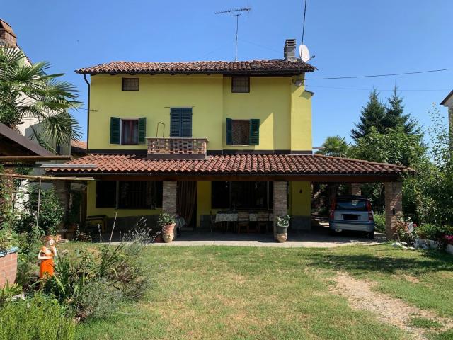 Villetta indipendente in vendita di 210 m² in Via Montebello