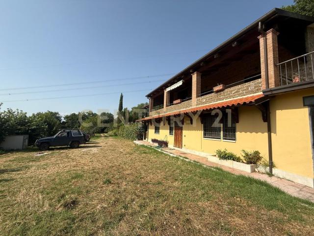 Villetta indipendente in vendita di 210 m² in Via Mancini