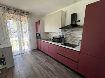 Villetta indipendente in vendita di 210 m² in Via Martignon