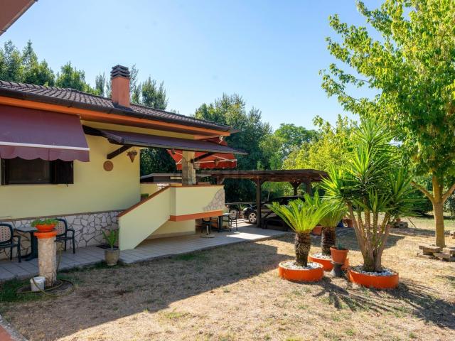 Villetta indipendente in vendita di 210 m² in Via Melogrosso