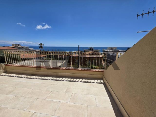 Villetta indipendente in vendita di 210 m² in Via Nazionale, 16