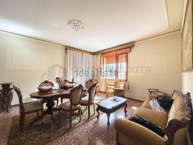 Villetta indipendente in vendita di 210 m² in Via P. Mascagni