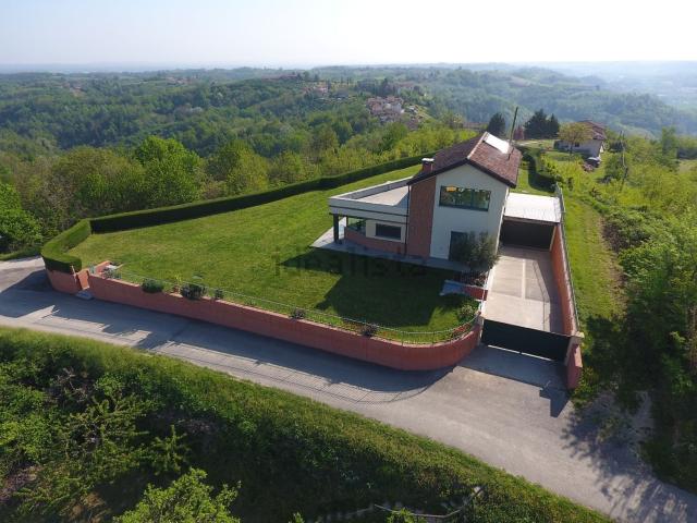 Villetta indipendente in vendita di 210 m² in Via Pozzuolo, 12