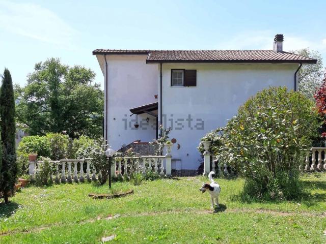 Villetta indipendente in vendita di 210 m² in Via Paesi Bassi, 56