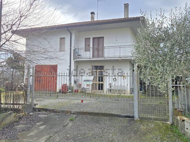 Villetta indipendente in vendita di 210 m² in Via Pescone