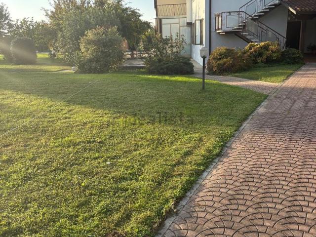 Villetta indipendente in vendita di 210 m² in Via Prospero Alpino
