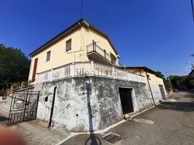 Villetta indipendente in vendita di 210 m² in Via Roggia
