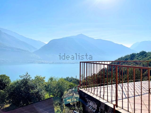 Villetta indipendente in vendita di 210 m² in Via roma snc