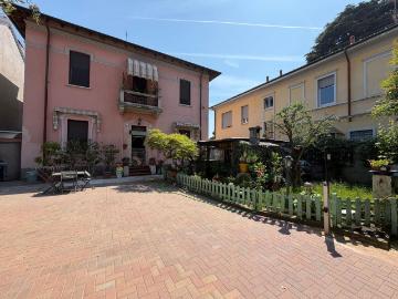 Villetta indipendente in vendita di 210 m² in Via Torino, 6