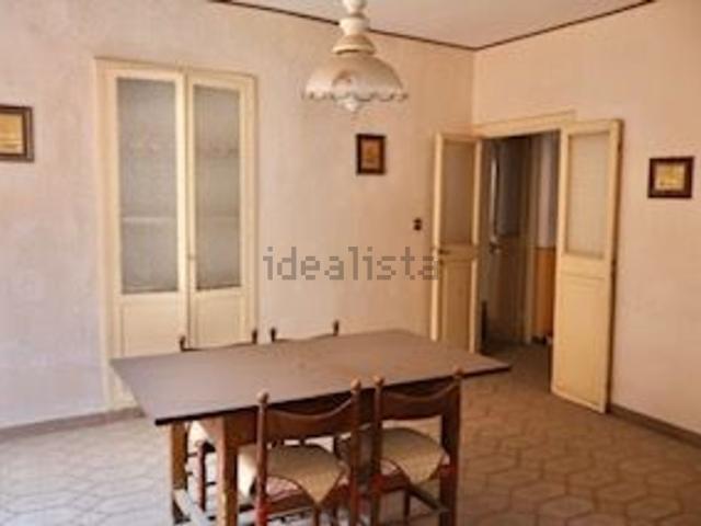 Villetta indipendente in vendita di 210 m² in Via Valerio Flacco
