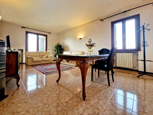 Villetta indipendente in vendita di 210 m² in Via Valli Pianta