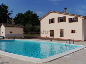Villetta indipendente in vendita di 210 m² in Viale Dante