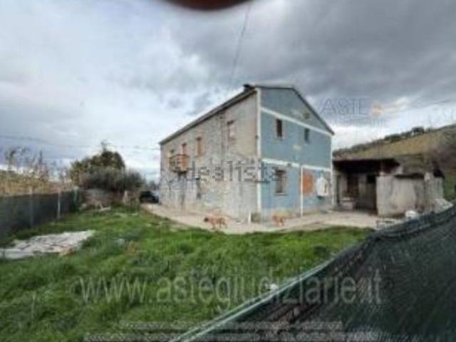 Villetta indipendente in vendita di 210 m² in Contrada Guarenna Nuova, 88