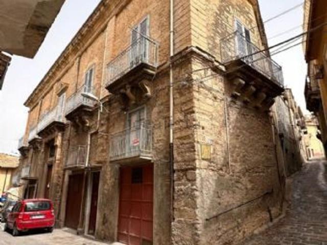 Villetta indipendente in vendita di 210 m² in Corso Vittorio Veneto, 119