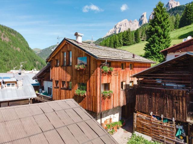 Villetta indipendente in vendita di 210 m² in Strada de Pian, 15