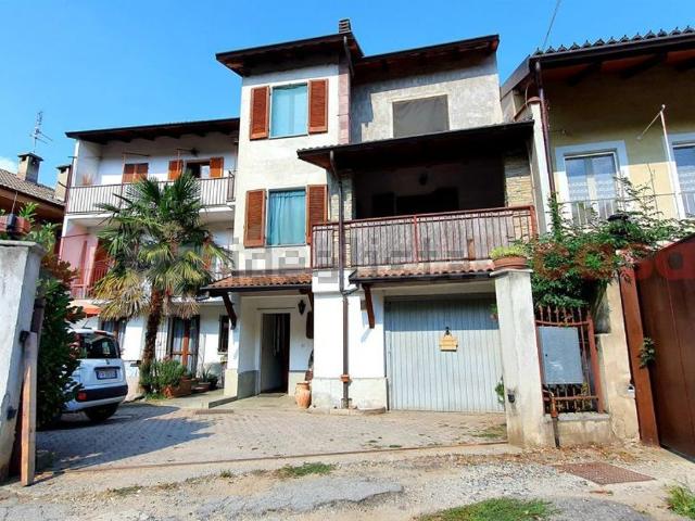 Villetta indipendente in vendita di 210 m² in Strada dei Rivetti