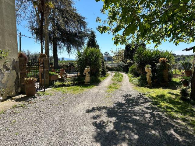 Villetta indipendente in vendita di 210 m² in Strada Provinciale 12